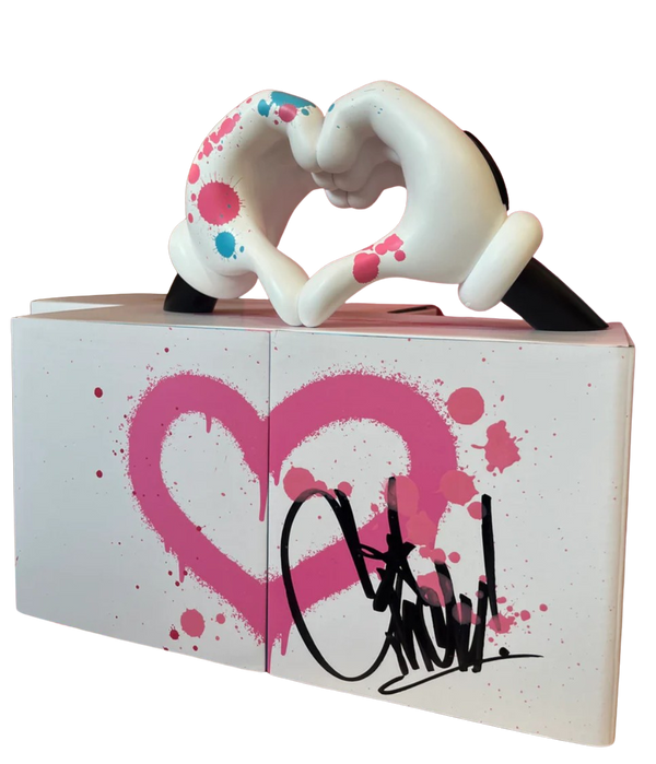 Sculpture en vinyle Love Gloves HPM par OG Slick