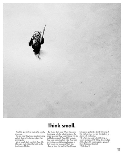 Think Small Sérigraphie par Justin VanGenderen