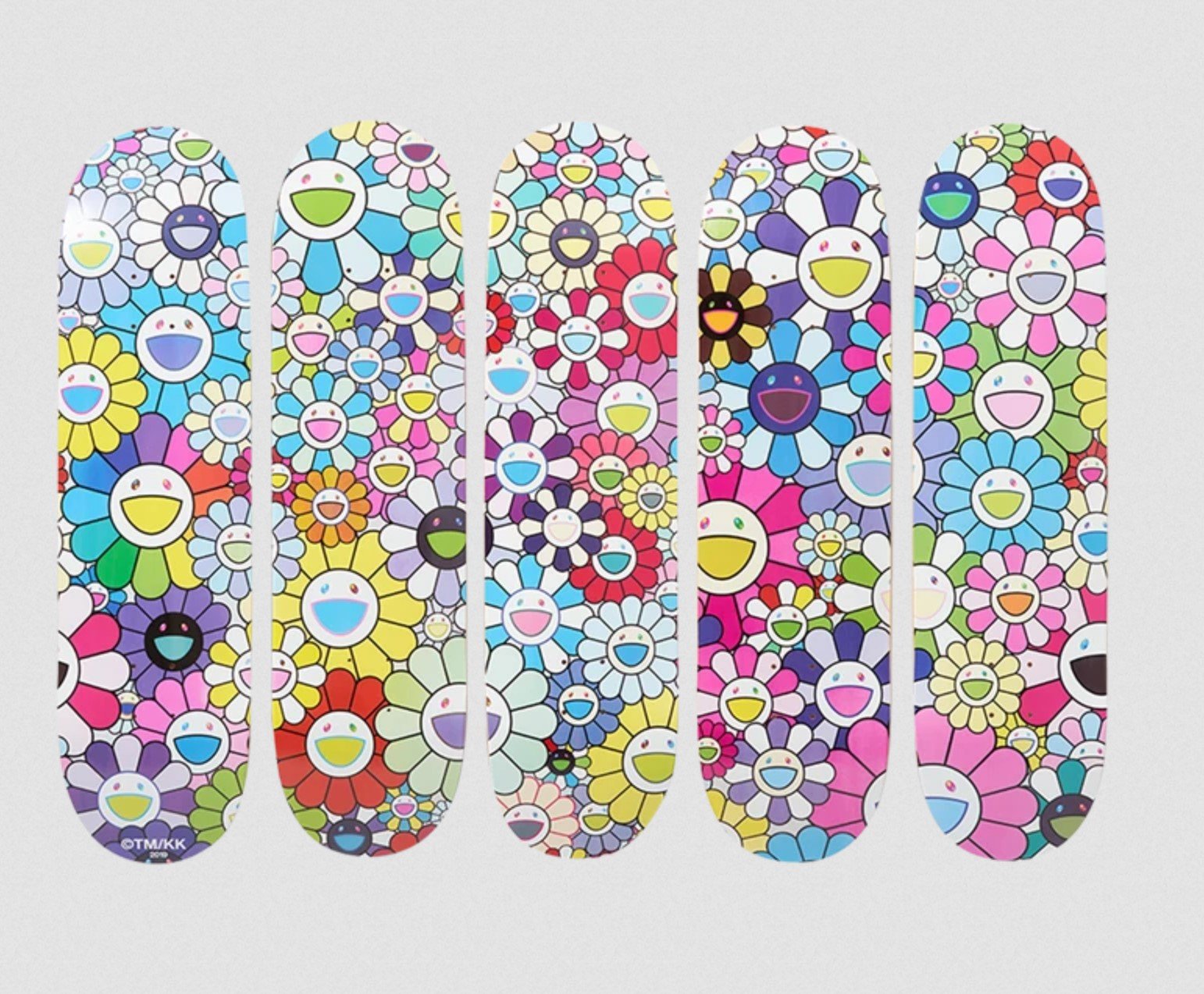 Takashi Murakami - Skateboards Takashi Murakami Flowers : ensemble de 2 œuvres (Murakami skateboard) en vente sur France Takashi Murakami - Skateboards Takashi Murakami Flowers : ensemble de 2 œuvres (Murakami skateboard) en vente sur France